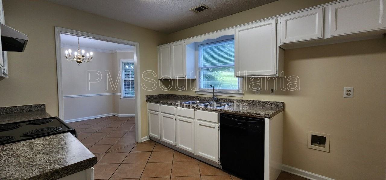 2735 Stanton Woods Dr Se - Photo 5 of 30