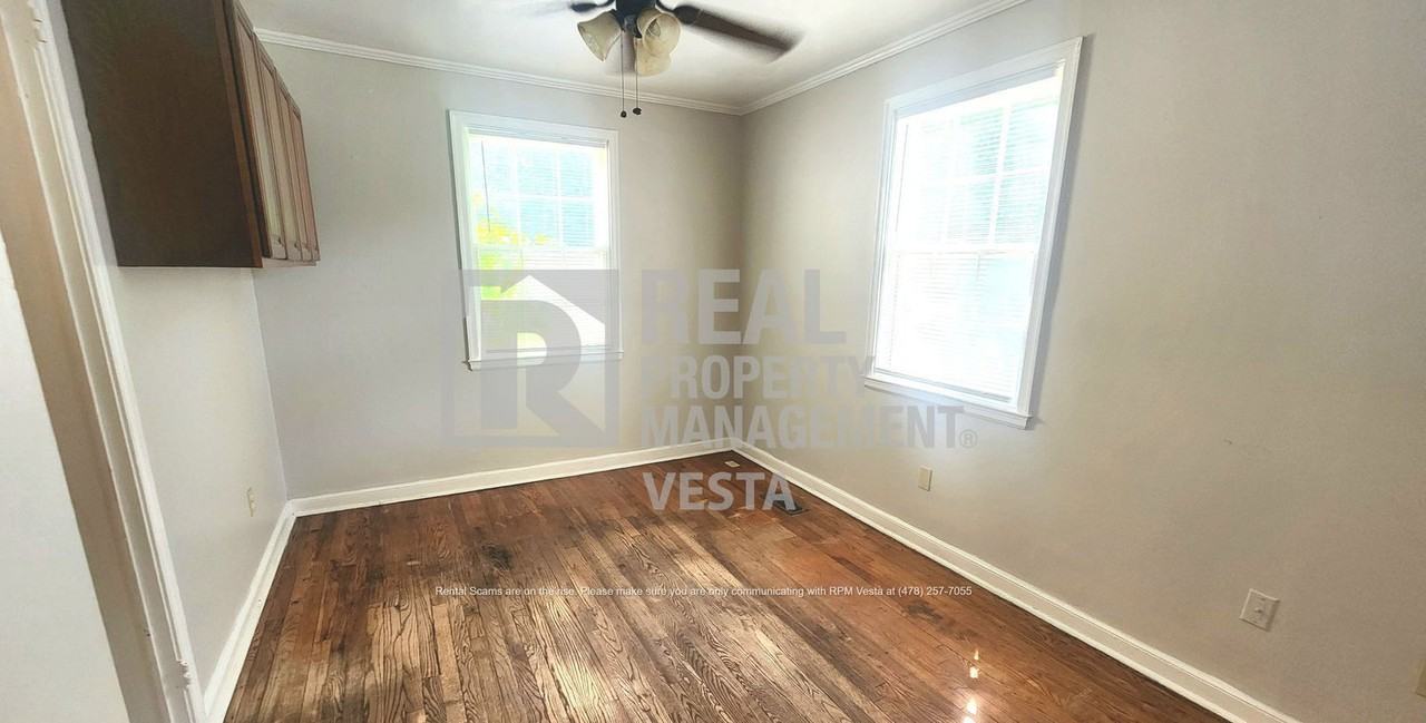 3323 Guthrie Dr - Photo 4 of 11