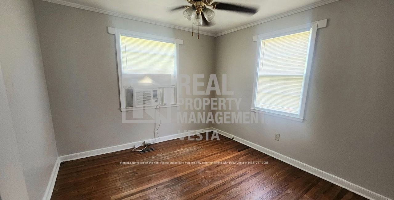 3323 Guthrie Dr - Photo 5 of 11