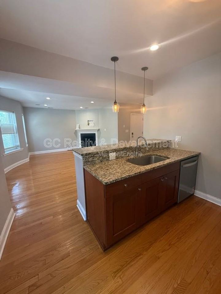 2061 W Fargo Ave #2 - Photo 5 of 12