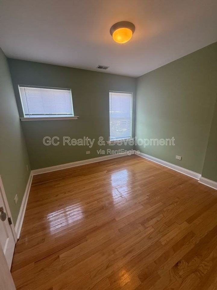 2061 W Fargo Ave #2 - Photo 6 of 12