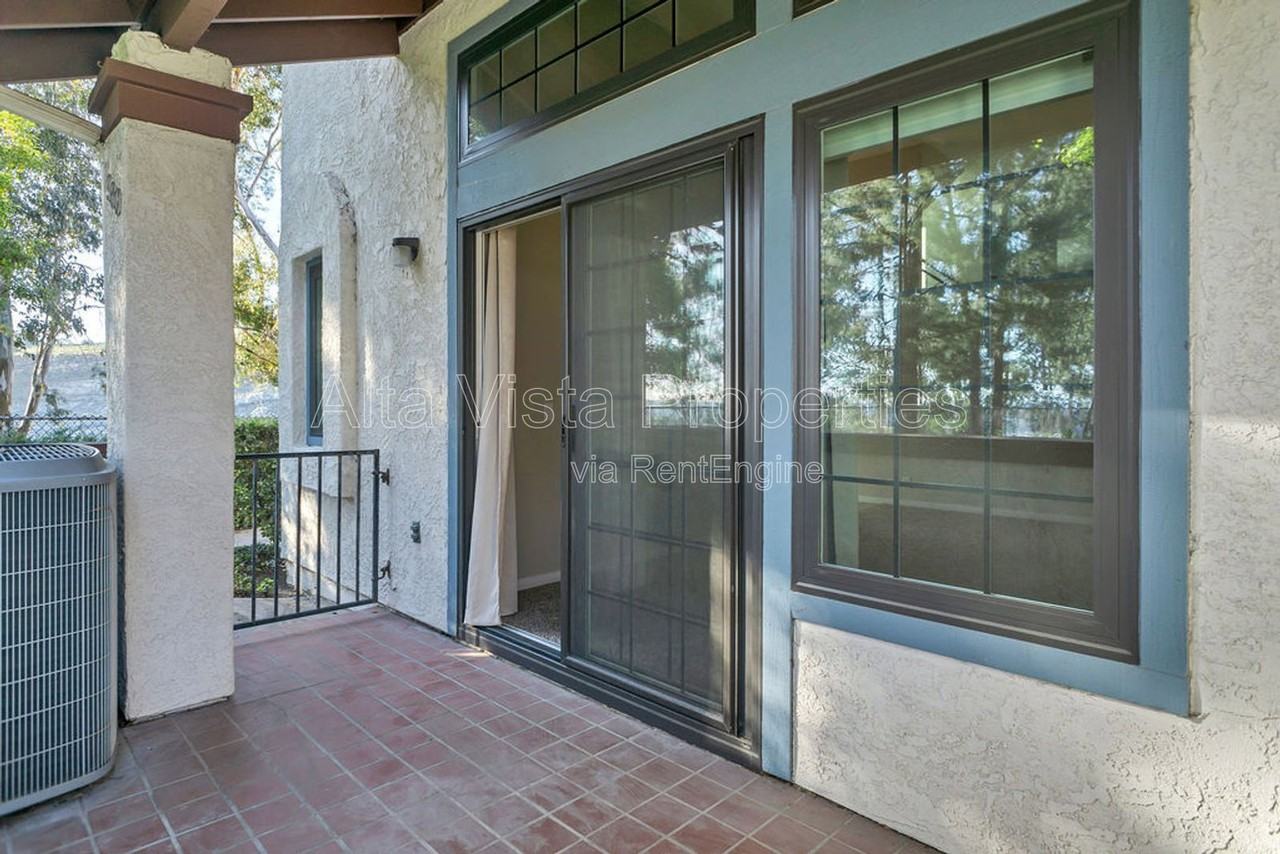 7960 Mission Vista Dr - Photo 4 of 41