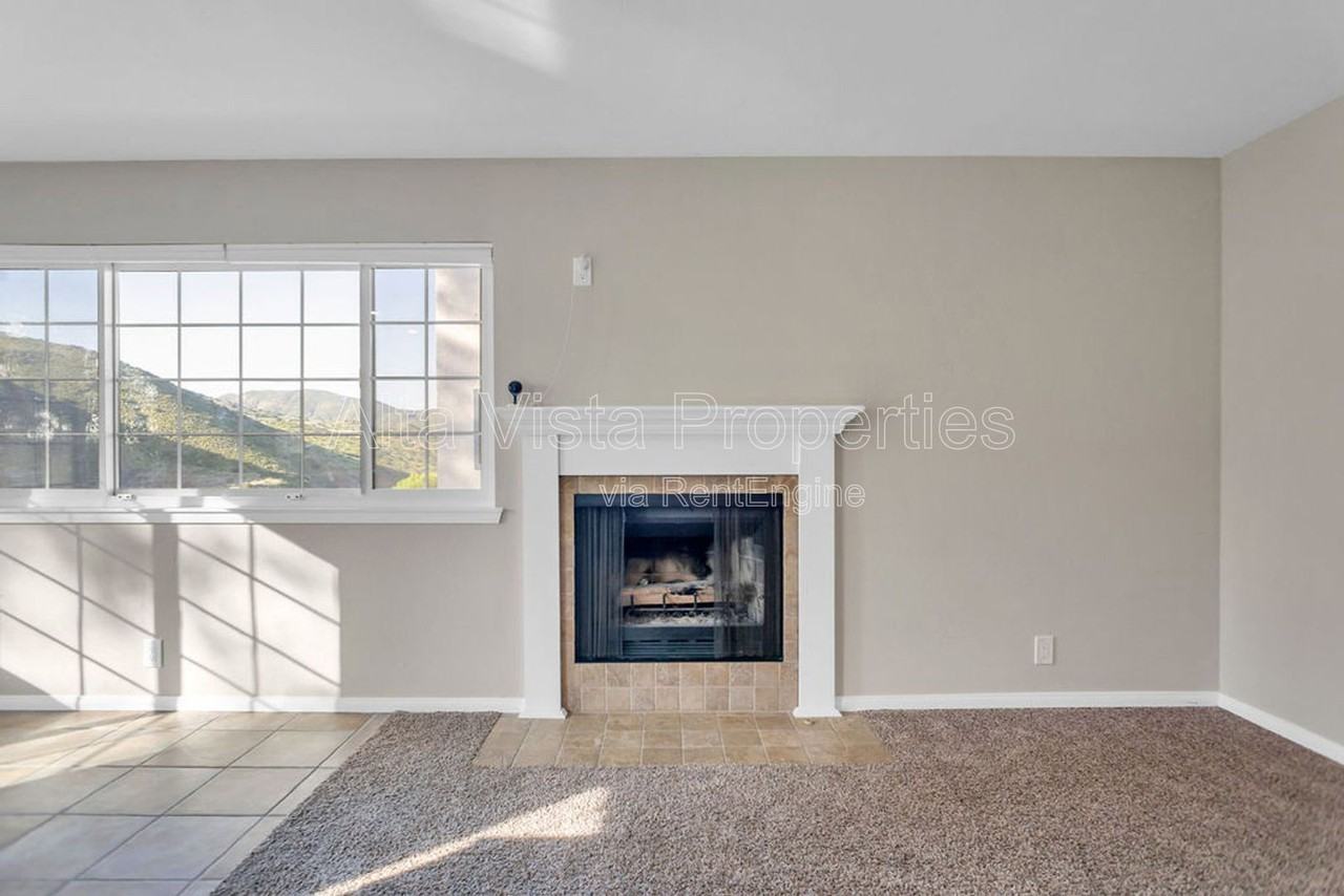 7960 Mission Vista Dr - Photo 6 of 41