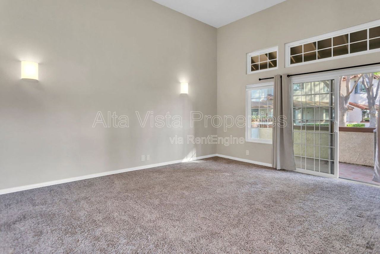 7960 Mission Vista Dr - Photo 7 of 41
