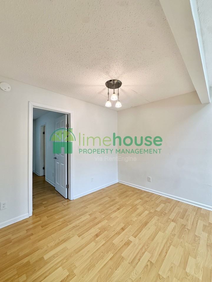 3207 Creekside Dr - Photo 5 of 16