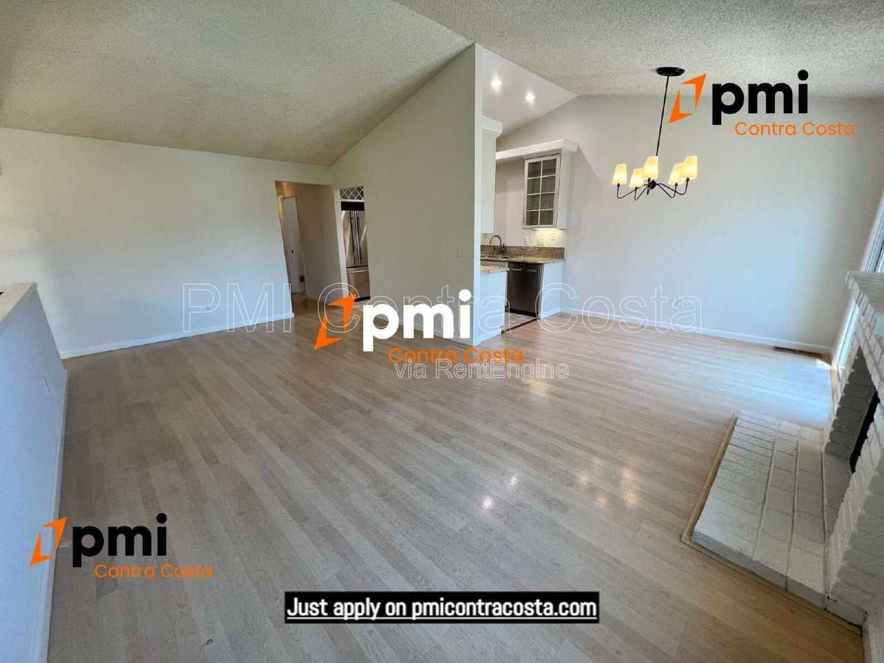 409 Camelback Rd - Photo 3 of 24