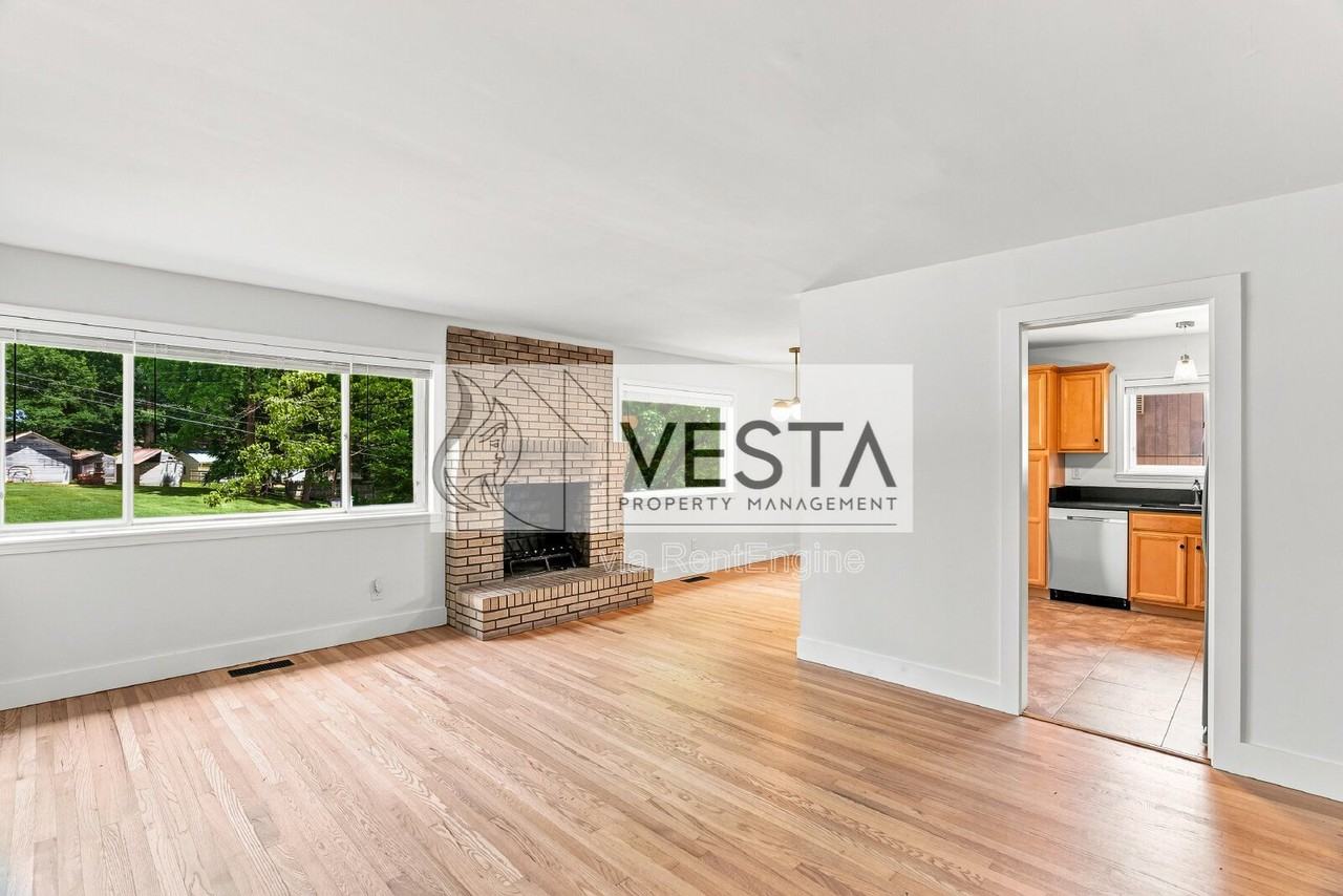 149 Oakdale Rd - Photo 2 of 40