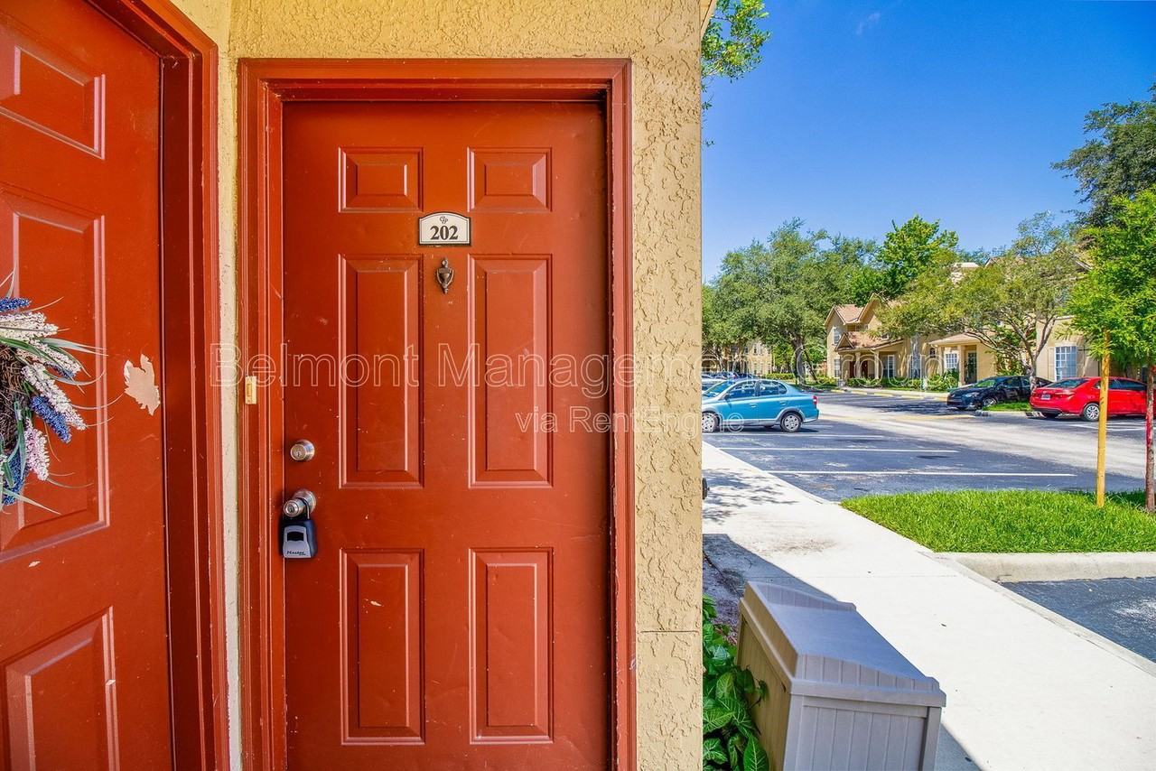 842 Grand Regency Pointe #202 - Photo 3 of 20