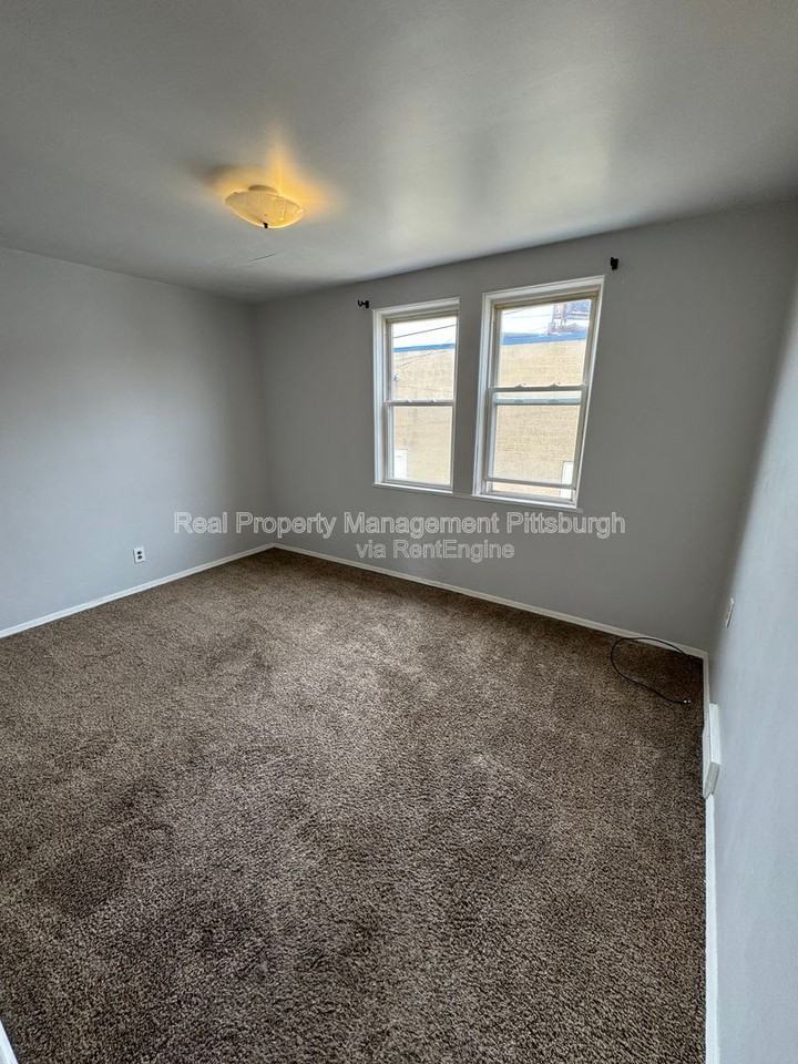 627 5th Ave - Photo 3 of 9