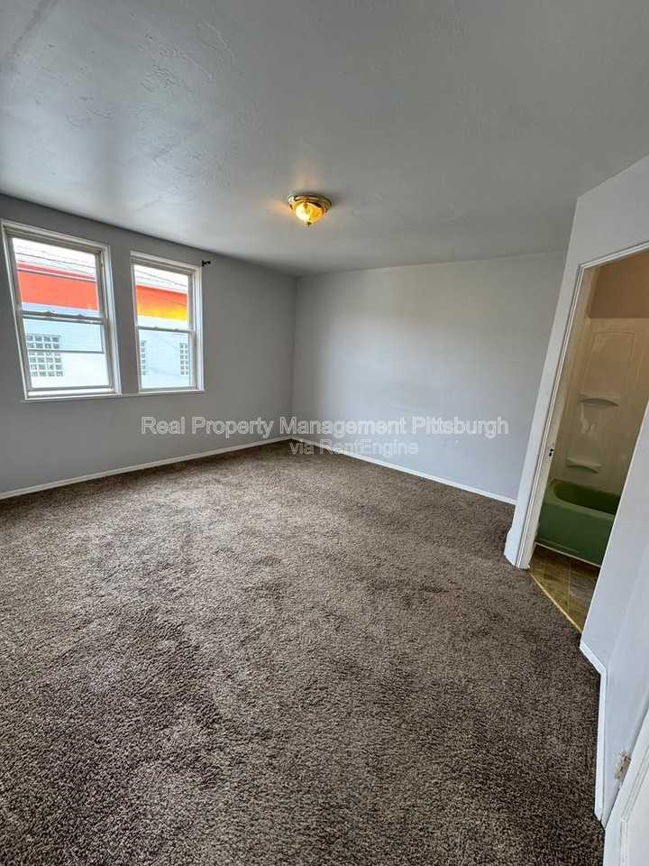 627 5th Ave - Photo 5 of 9