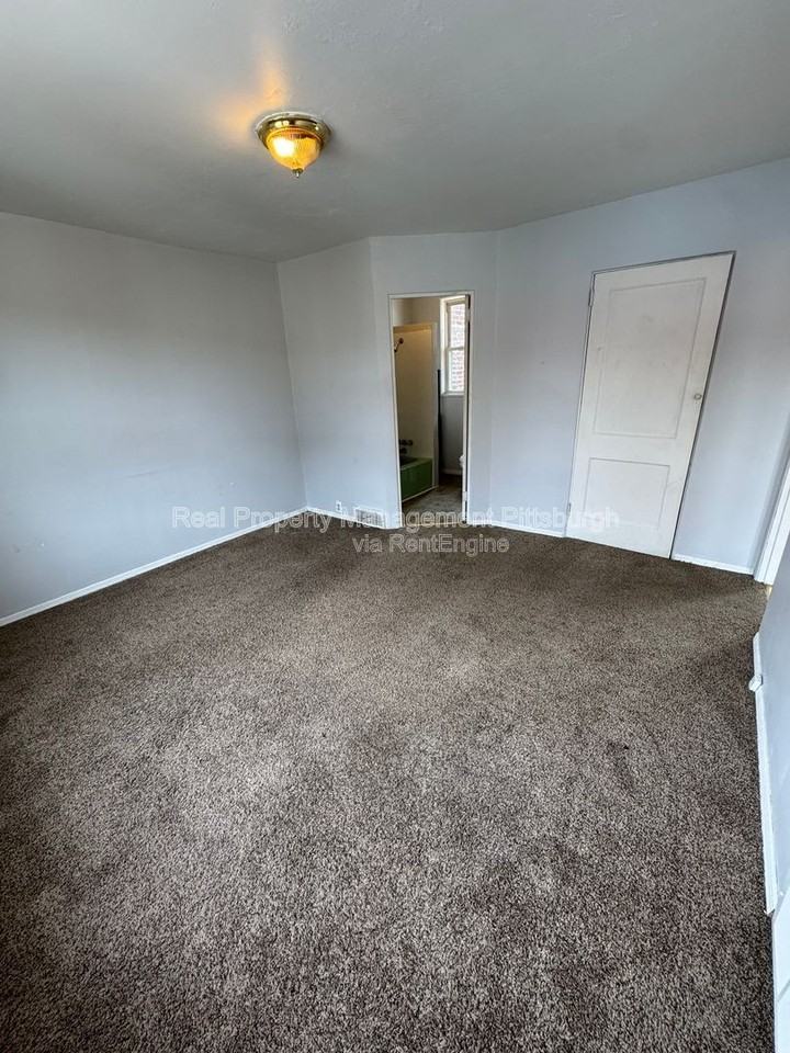 627 5th Ave - Photo 7 of 9