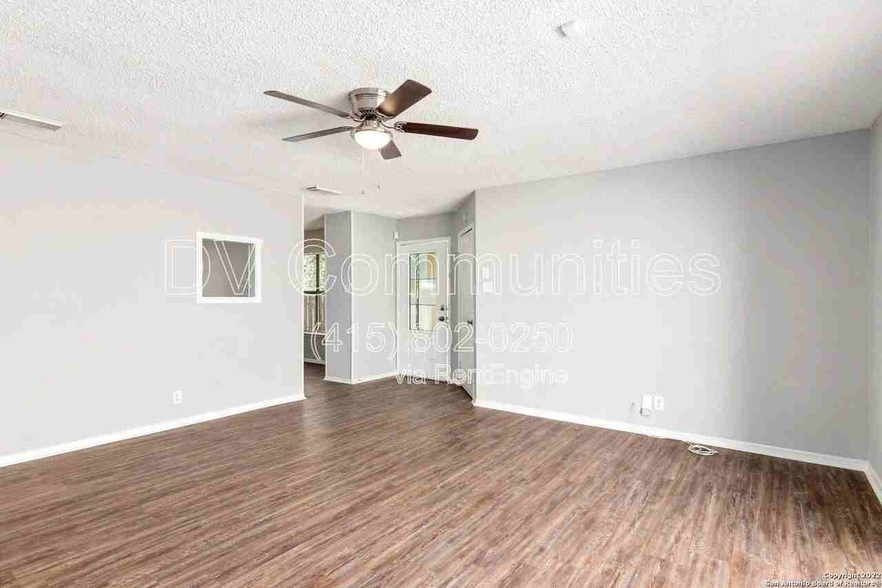 9211 De Frene - Photo 2 of 13