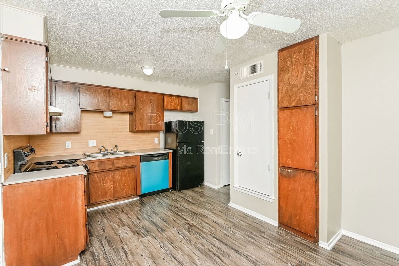 3807 Coates Cir #3805 - Photo 7 of 18