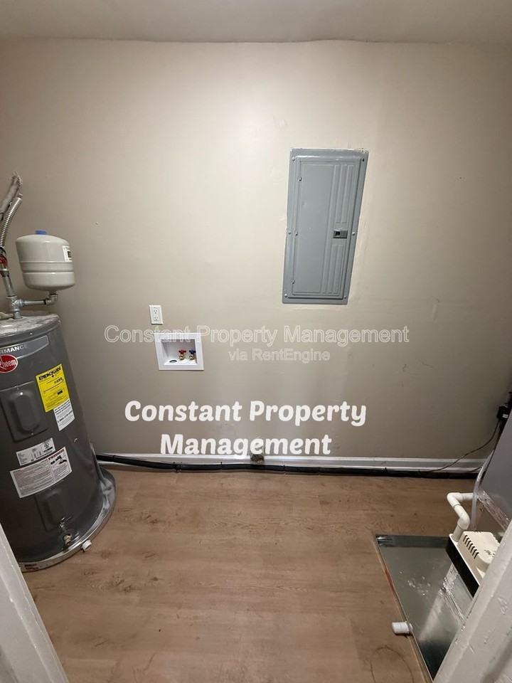 4233 Elkan Ave - Photo 3 of 15