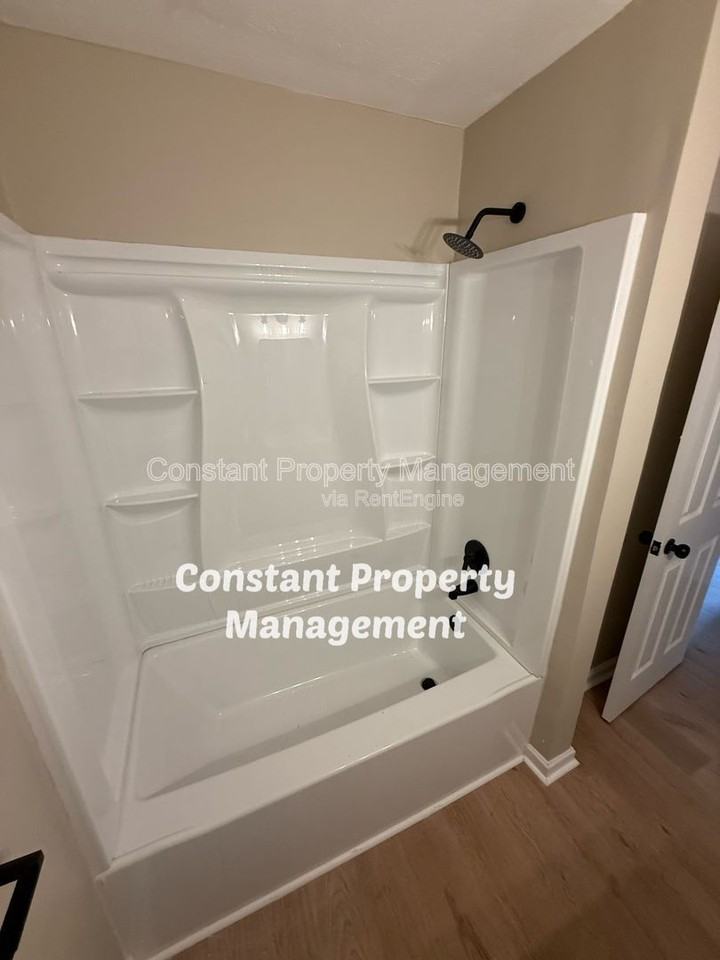 4233 Elkan Ave - Photo 6 of 15