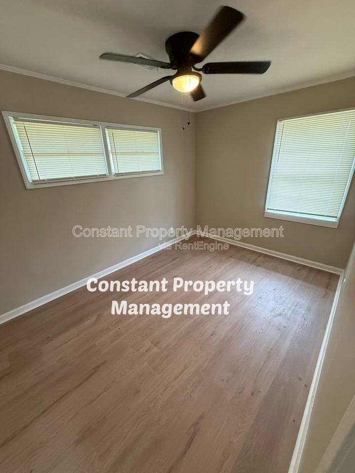 4233 Elkan Ave - Photo 7 of 15