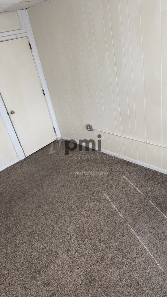 601 Monroe Ave #16 - Photo 4 of 21