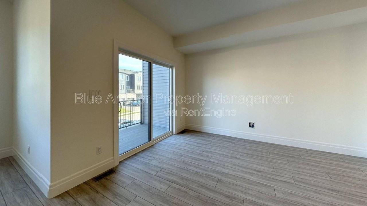 59 Evans - Photo 3 of 10