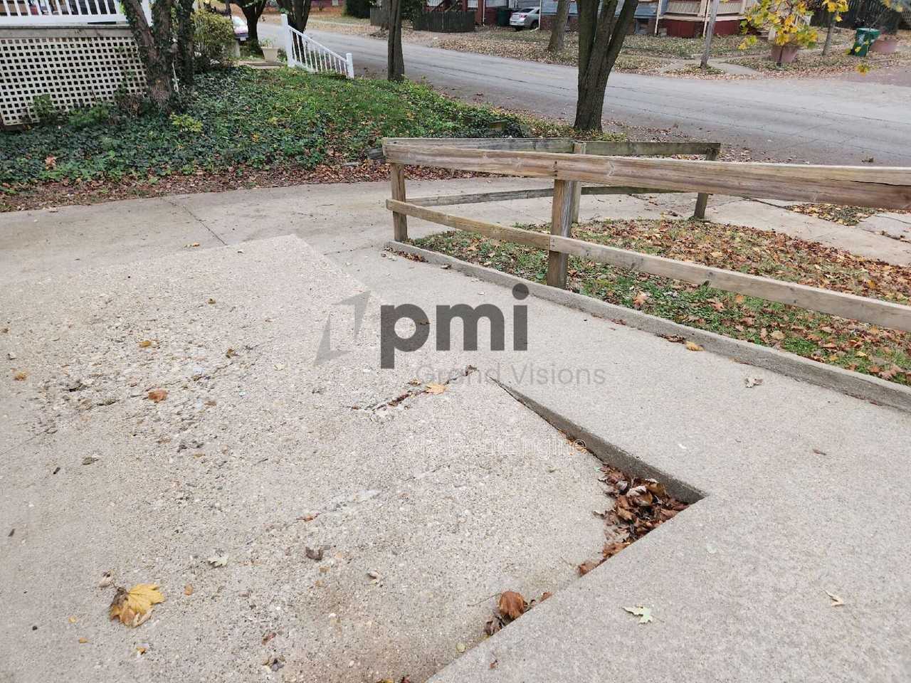 840 W Wood St - Photo 7 of 9