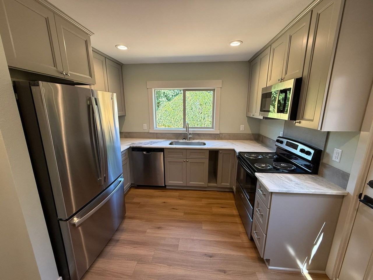 805 Boxwood Ln Se - Photo 7 of 24