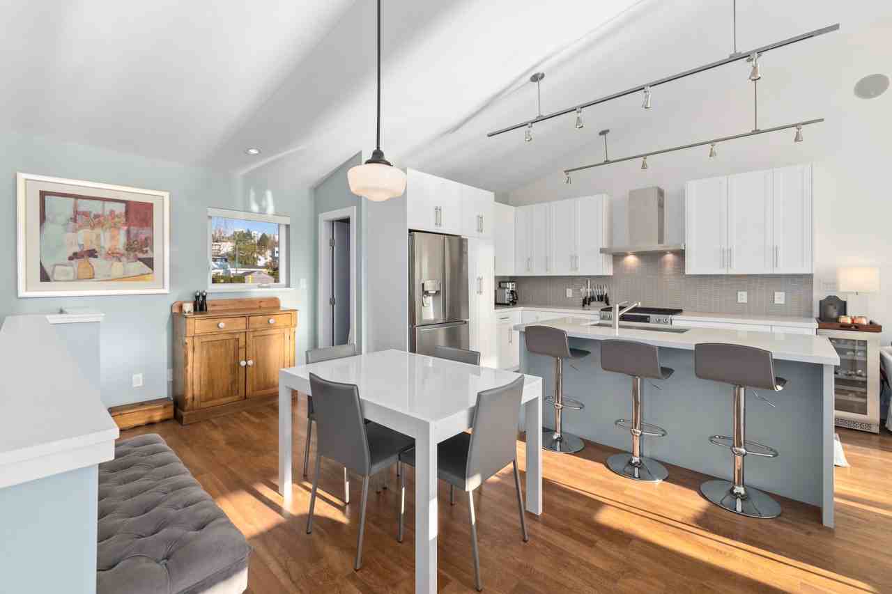 20-415 W Esplanade Avenue, North Vancouver (Float Home) - Photo 7 of 29