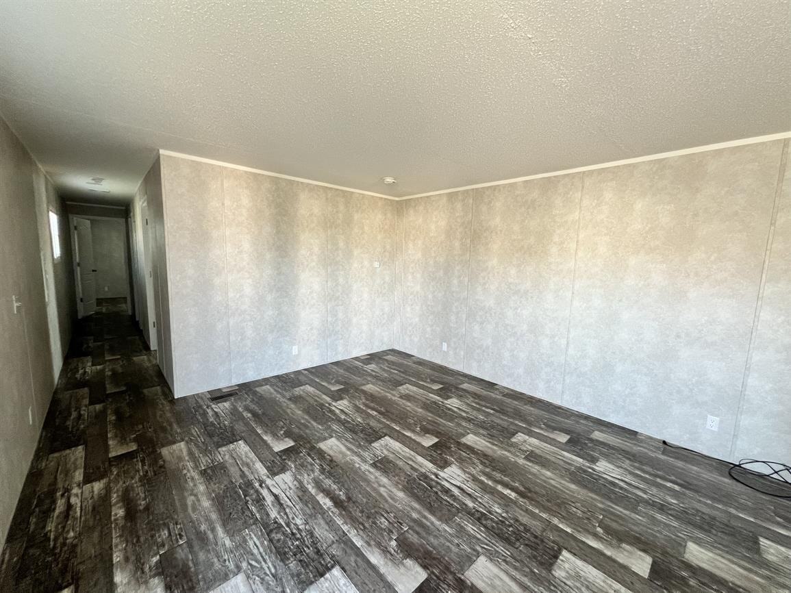 25214 Roseville Mhp Llcgratiot Ave #180 - Photo 7 of 9