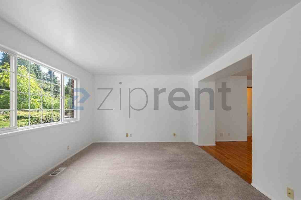 13005 Northeastplace - Photo 4 of 28