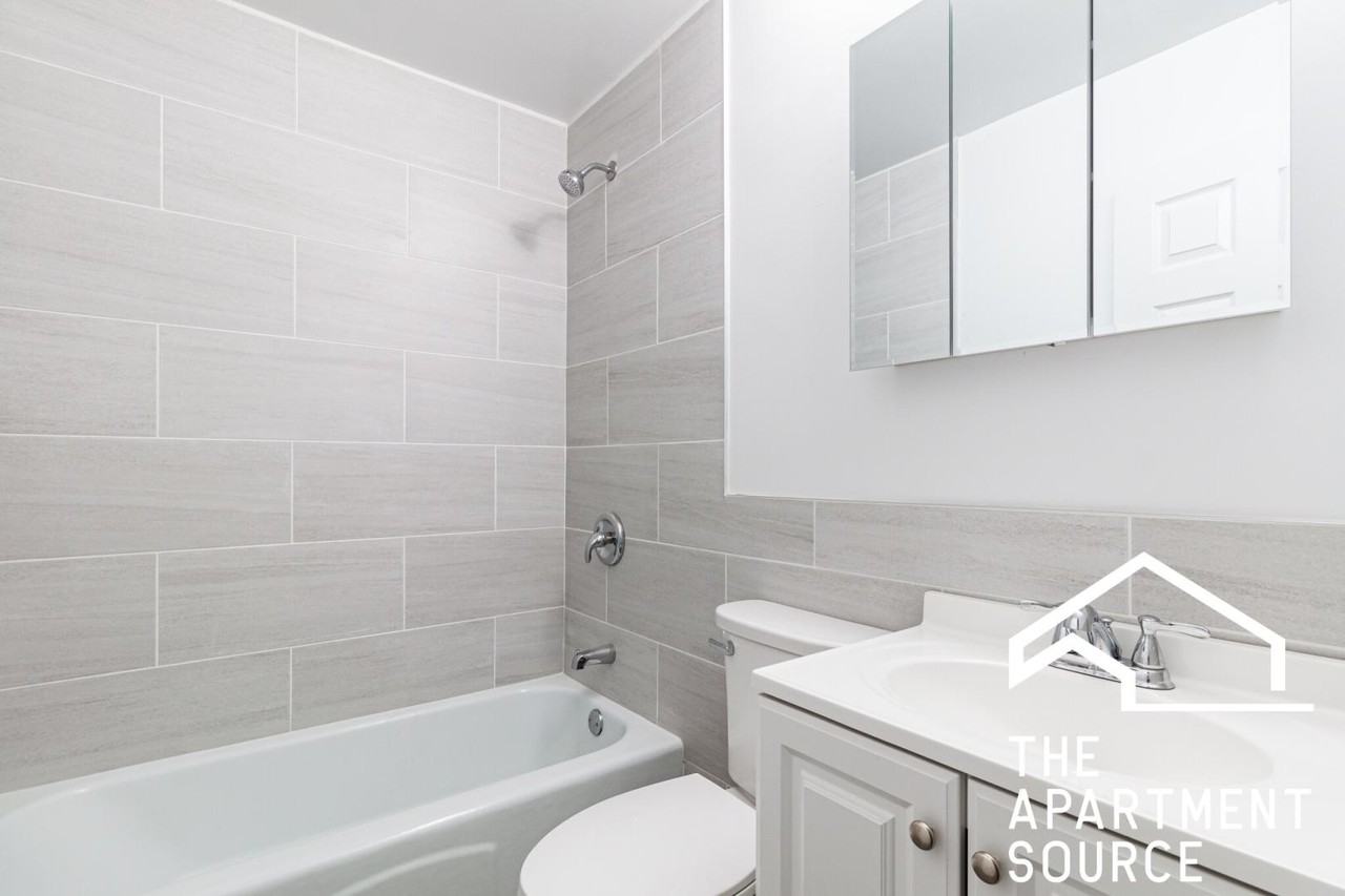 3825 N Pine Grove Ave #213 - Photo 5 of 8