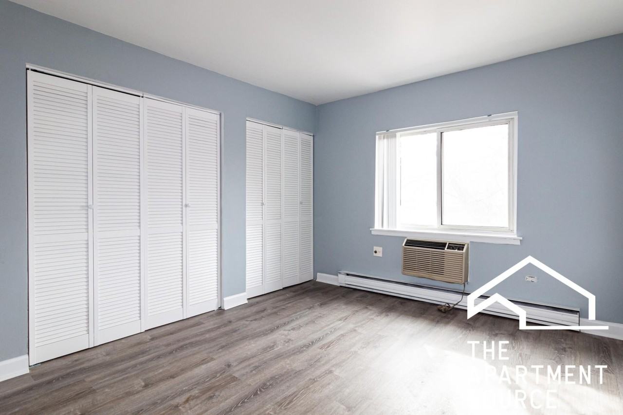 3825 N Pine Grove Ave #213 - Photo 6 of 8