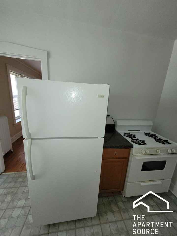 1421 W Farwell Ave #309 - Photo 3 of 11
