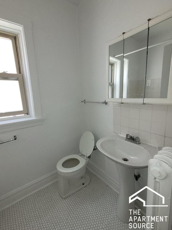 1421 W Farwell Ave #309 - Photo 6 of 11