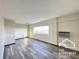 featured image of 1400 Chicago Ave #207