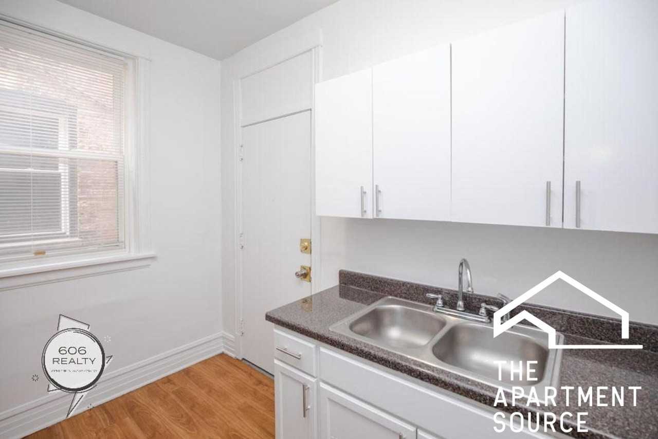 6254 S Western Ave #3I - Photo 2 of 7