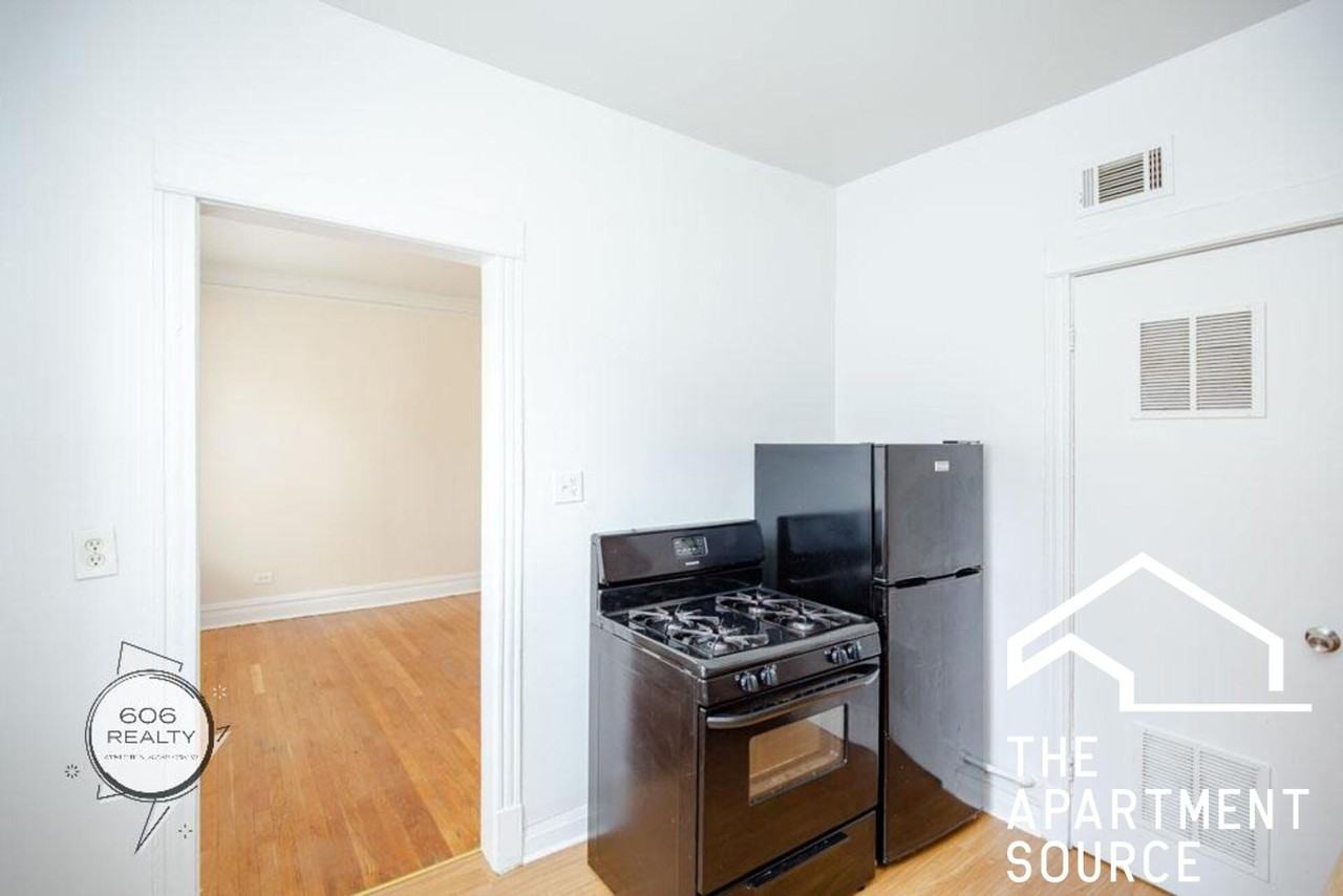 6254 S Western Ave #3I - Photo 3 of 7