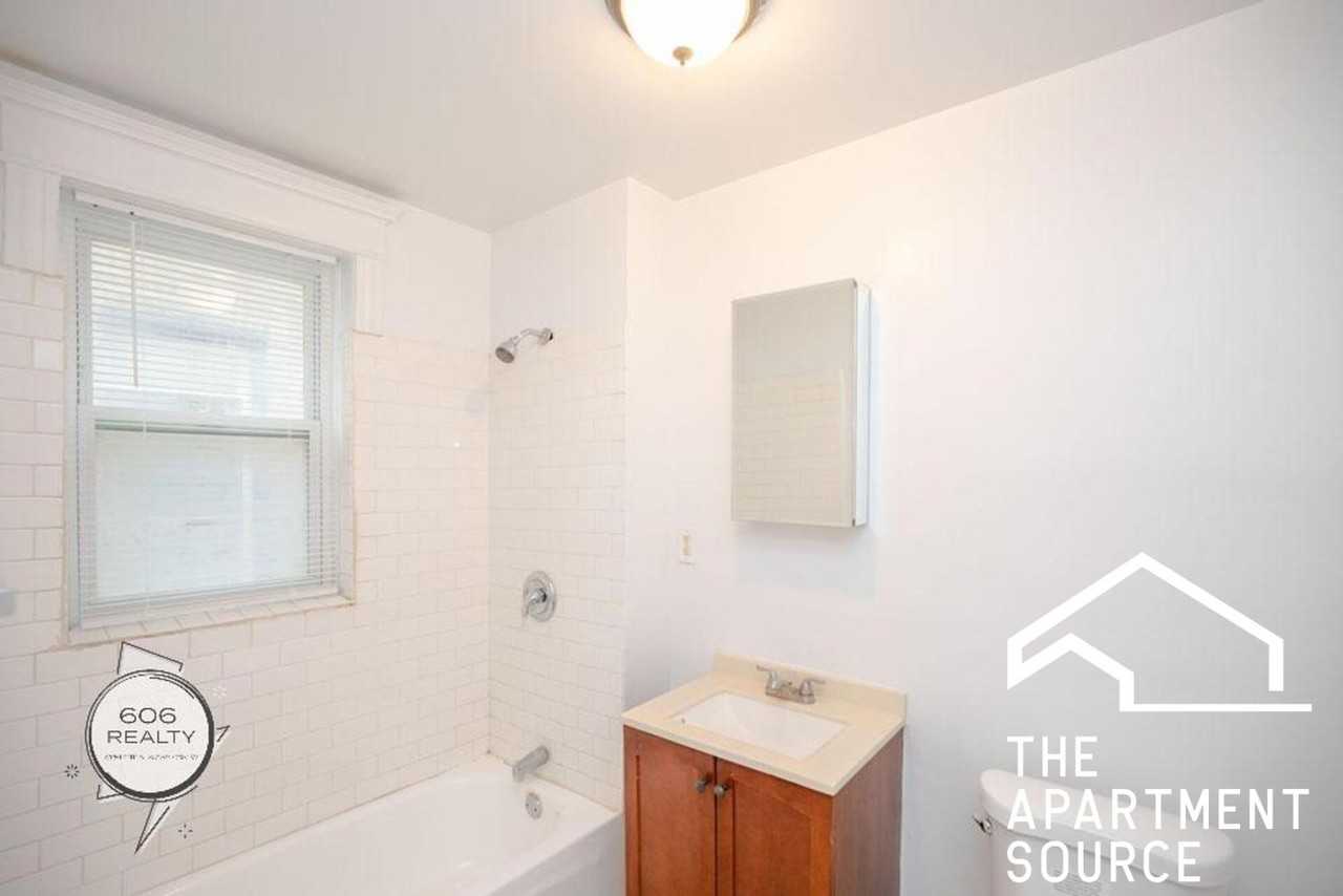 6254 S Western Ave #3I - Photo 6 of 7