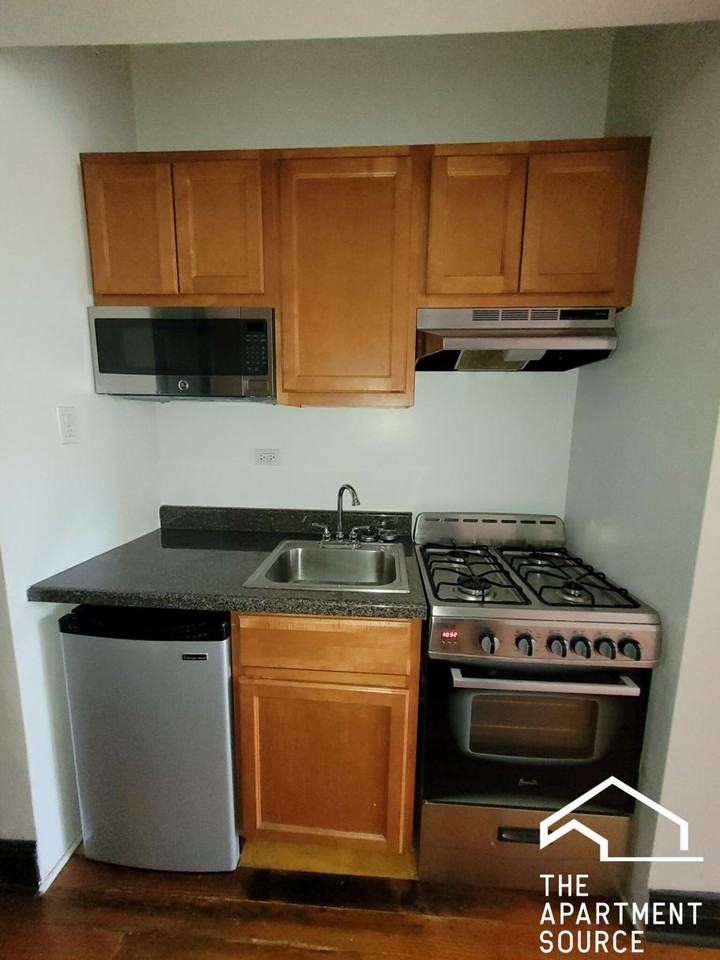948 W Cuyler Ave #3 - Photo 3 of 13