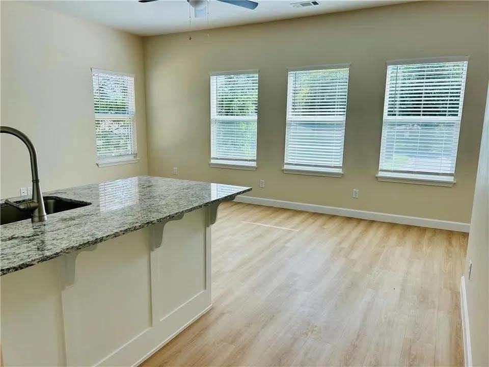 518 Crutcher St #A - Photo 5 of 8