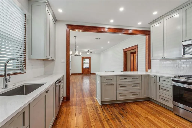 216 Phosphor Ave - Photo 4 of 20