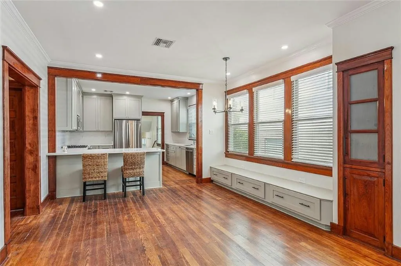 216 Phosphor Ave - Photo 5 of 20