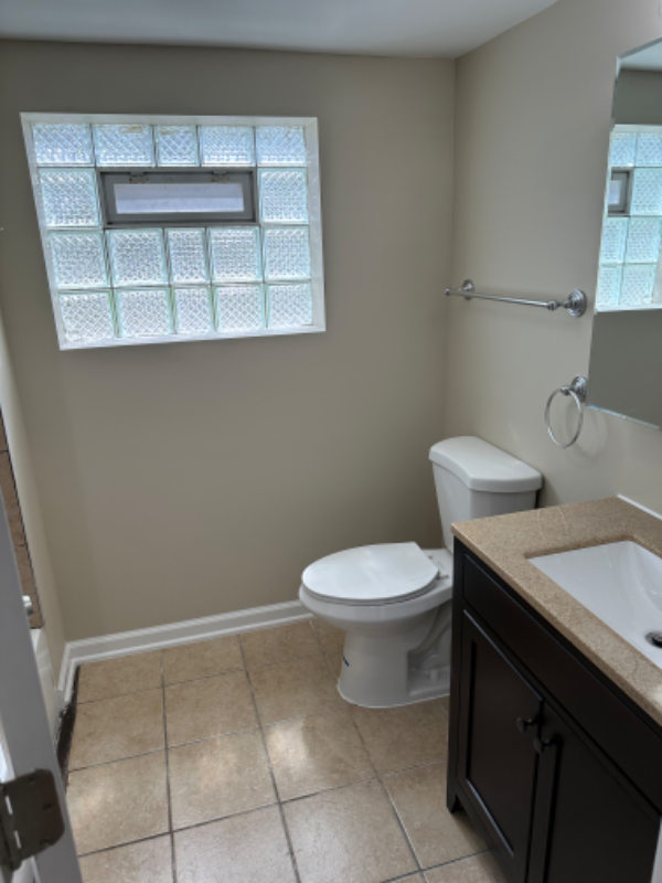 2236 N Nagle Ave - Photo 4 of 15