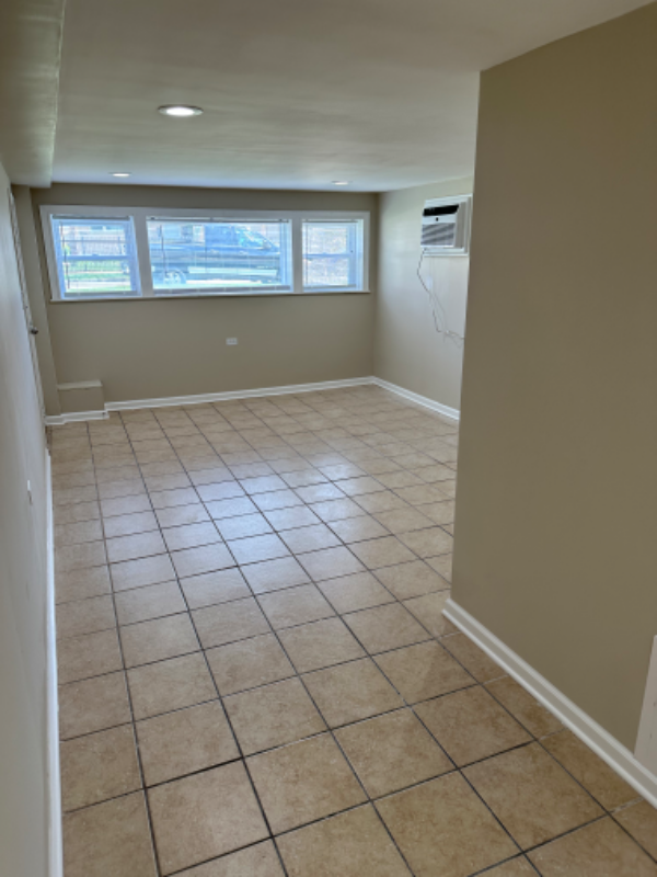 2236 N Nagle Ave - Photo 6 of 15