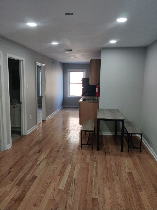 1531 N 15th St - Photo 3 of 6
