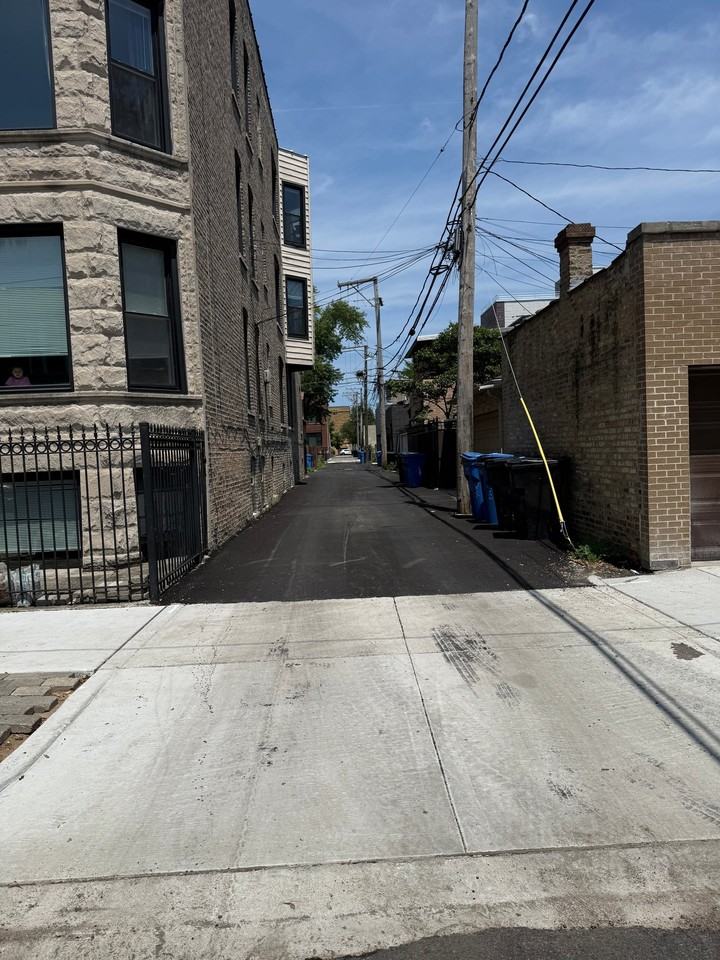 2312 W Dickens Ave #2R - Photo 2 of 19