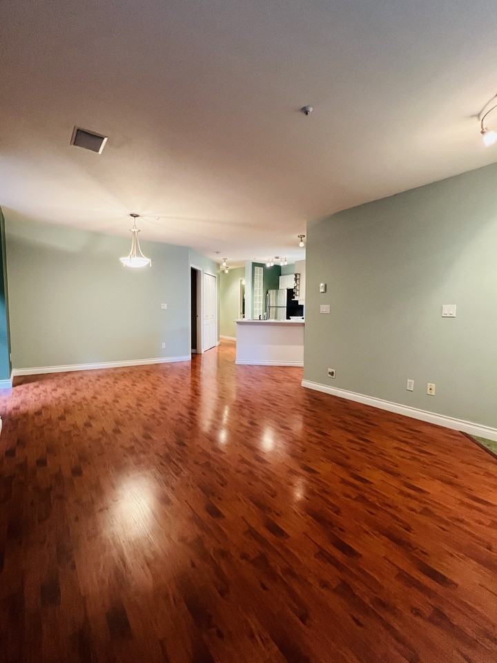 1032 Queens Avenue - Photo 3 of 13