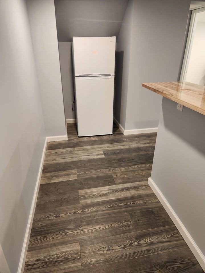 144 Oriole Rd #2 - Photo 3 of 11