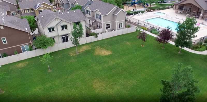 1077 Kettering Dr - Photo 4 of 27