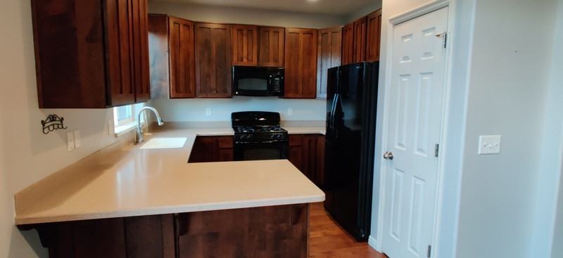 1077 Kettering Dr - Photo 6 of 27