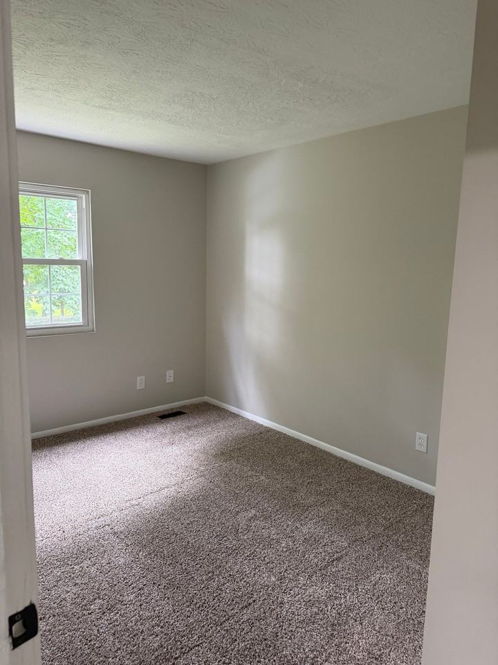 1293 Deblin Dr - Photo 7 of 20