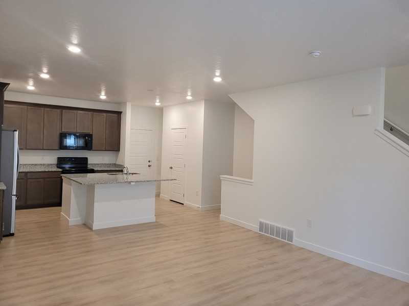 4250 W Bromwell Ct - Photo 2 of 23