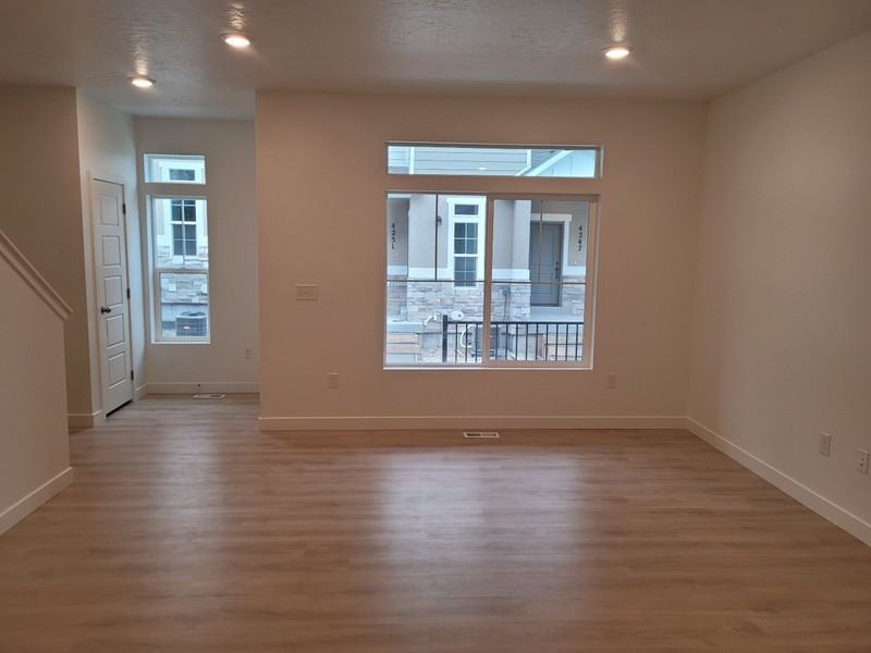 4250 W Bromwell Ct - Photo 3 of 23